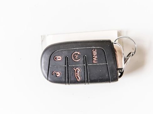 Used 2018 Jeep Compass Latitude w/ Popular Equipment Group AWD/4WD image 23