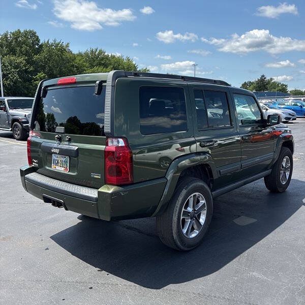 Used 2007 Jeep Commander Sport w/ Trailer Tow Group IV AWD/4WD image 3