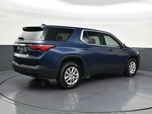 Used 2023 Chevrolet Traverse LS FWD image 5