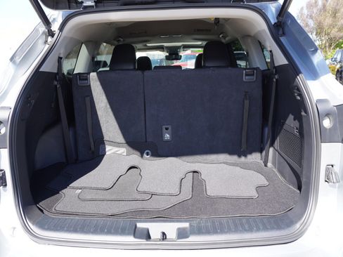 Used 2022 Toyota Highlander XLE image 13