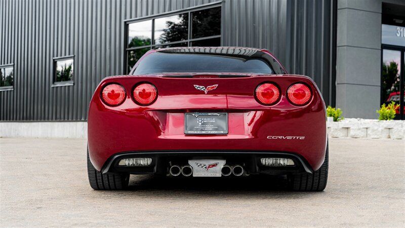 Used 2007 Chevrolet Corvette Coupe w/ Preferred Equipment Group RWD image 6