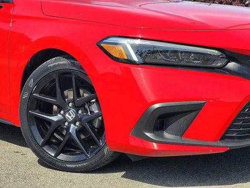 Used 2023 Honda Civic Sport image 11