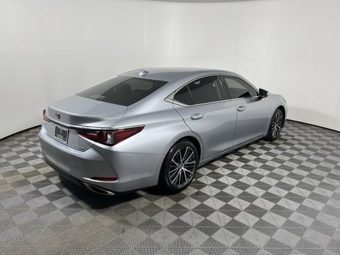 Used 2023 Lexus ES 350 w/ Premium Package FWD image 5