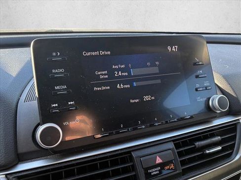 Used 2020 Honda Accord Hybrid image 14