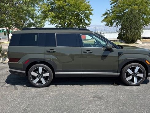 Used 2025 Hyundai Santa Fe Limited image 4