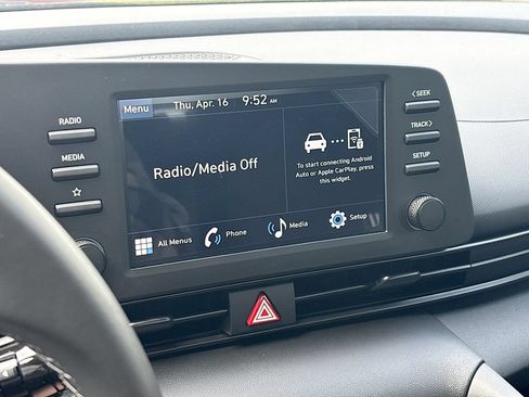 Used 2025 Hyundai Elantra Sport FWD image 14
