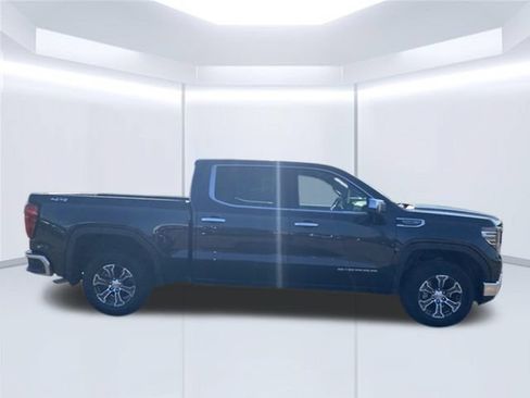 Used 2025 GMC Sierra 1500 SLT AWD/4WD image 5