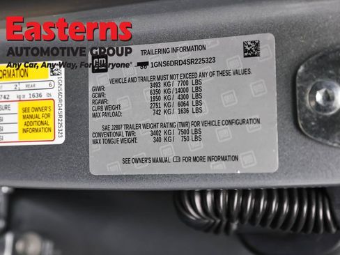 Used 2025 Chevrolet Suburban Z71 image 36