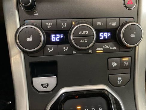 Used 2017 Land Rover Range Rover Evoque SE image 29