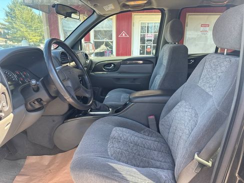 Used 2004 GMC Envoy 4WD image 5