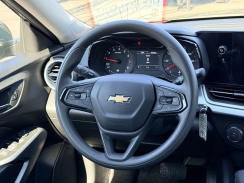 New 2026 Chevrolet Trax LS w/ LS Convenience Package FWD image 13