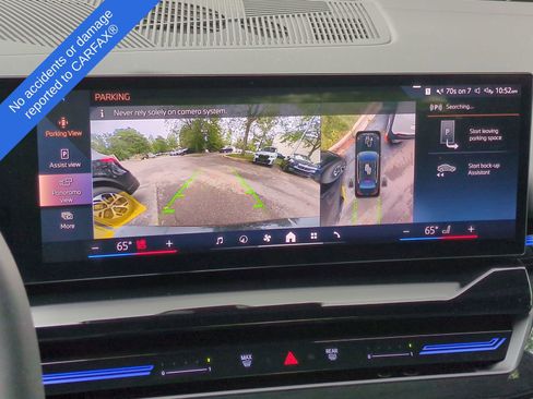 Used 2025 BMW 530i xDrive w/ Premium Package image 33