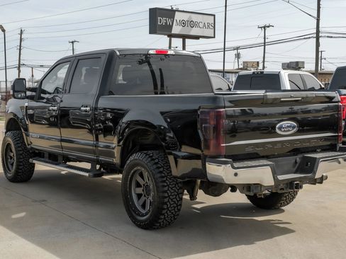 Used 2017 Ford F250 XLT w/ XLT Premium Package AWD/4WD image 11