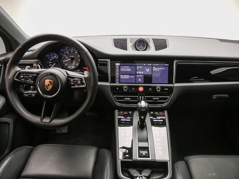 Certified 2025 Porsche Macan S AWD/4WD image 17