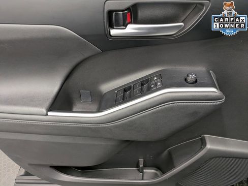 Used 2023 Toyota Highlander XLE w/ Protection Package #3 (TMS) image 10