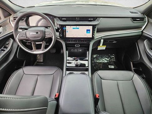 New 2026 Jeep Grand Cherokee Limited w/ Limited Altitude Package AWD/4WD image 15