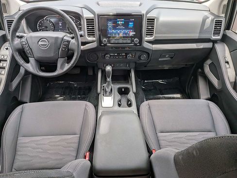 Used 2024 Nissan Frontier SV w/ SV Convenience Package RWD image 17