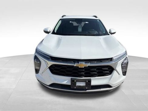 Certified 2024 Chevrolet Trax LT w/ Driver Confidence Package FWD image 8