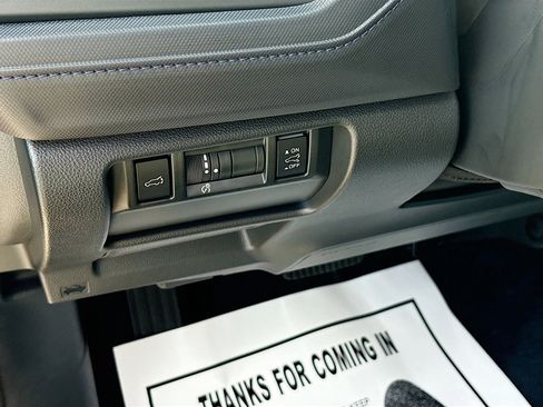 Used 2025 Subaru Forester Limited image 11