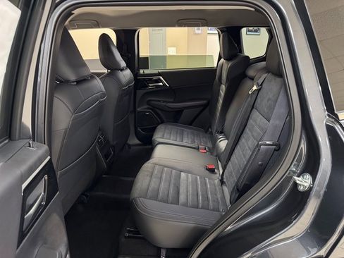 New 2026 Mitsubishi Outlander SE image 21