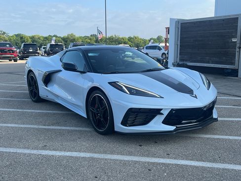 Used 2024 Chevrolet Corvette Stingray Premium Conv RWD image 8