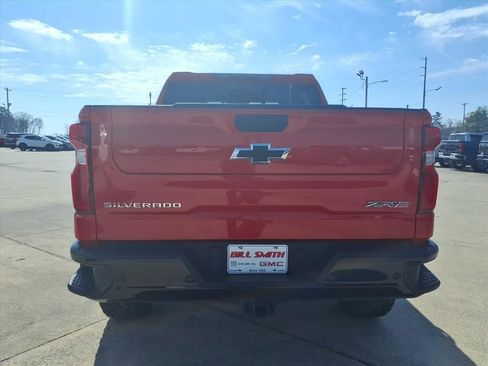 Used 2024 Chevrolet Silverado 1500 ZR2 w/ Technology Package image 6