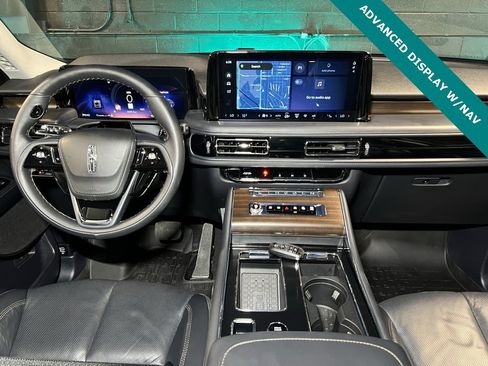 Used 2025 Lincoln Aviator Reserve w/ Illumination Package image 2