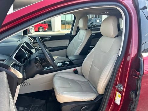 Used 2018 Ford Edge Titanium w/ Equipment Group 301A FWD image 14