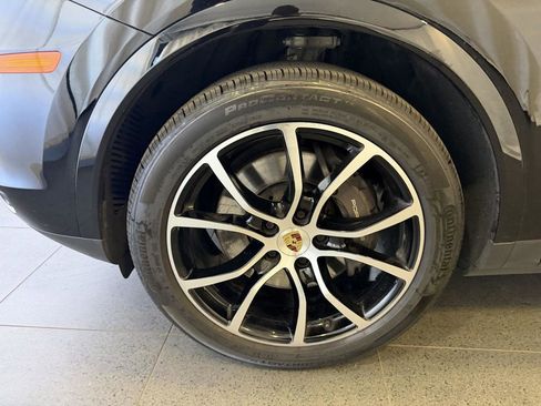 Used 2023 Porsche Cayenne Platinum Edition AWD/4WD image 10