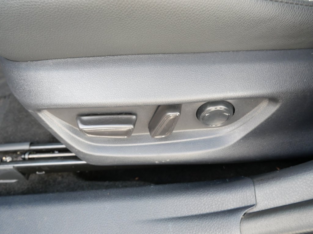 Certified 2025 Toyota Camry SE FWD image 15