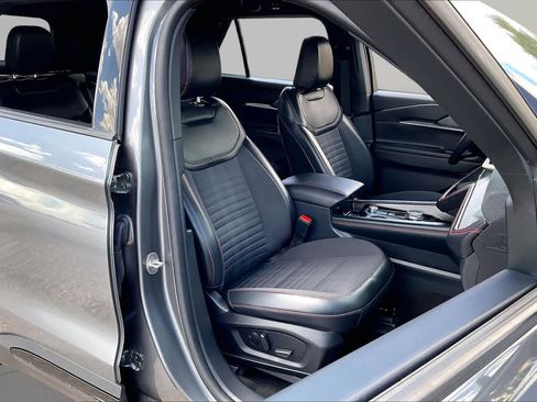 Used 2025 Ford Explorer ST-Line AWD/4WD image 9