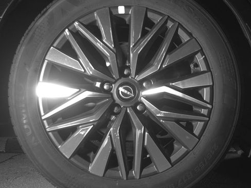 Used 2025 Nissan Altima 2.5 SV FWD image 15