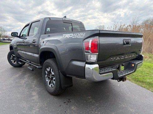 Certified 2022 Toyota Tacoma TRD Off-Road image 8