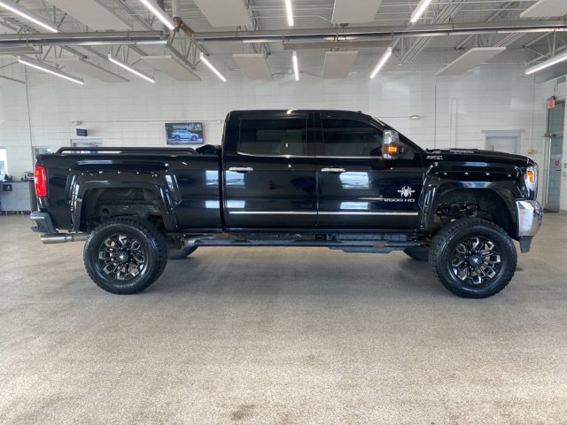 Certified 2018 GMC Sierra 2500 SLT w/ Duramax Plus Package AWD/4WD image 4