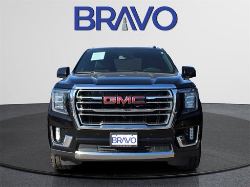 Used 2022 GMC Yukon SLT w/ SLT Luxury Package image 2