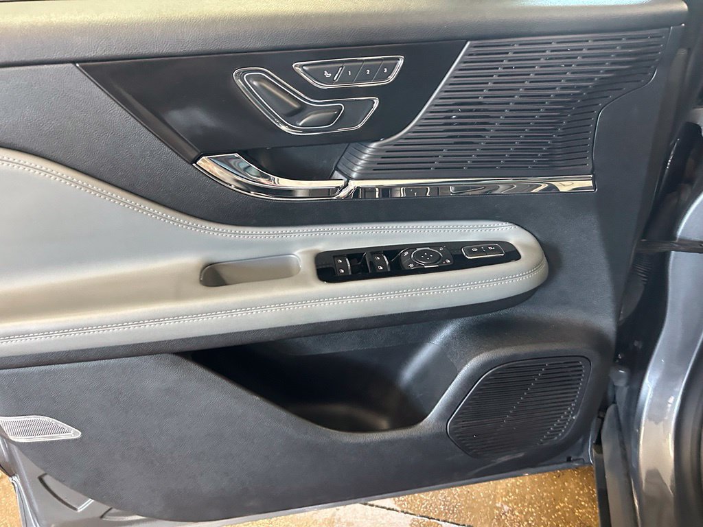 Used 2022 Lincoln Corsair AWD w/ Equipment Group 101A image 12