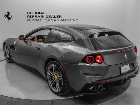 Certified 2019 Ferrari GTC4Lusso image 10