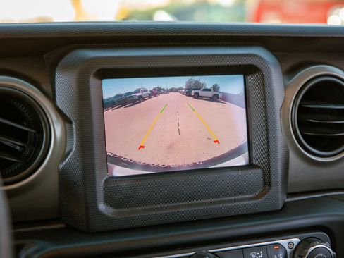 Used 2021 Jeep Wrangler Unlimited Sport AWD/4WD image 16