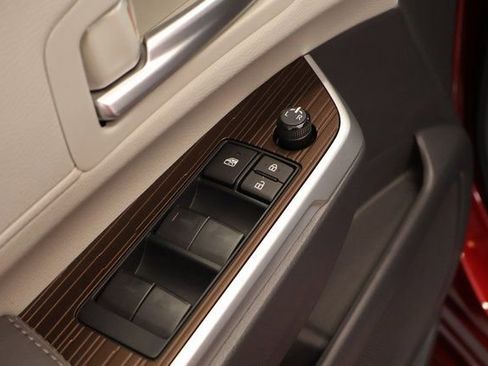 Used 2023 Toyota Sienna XLE image 11