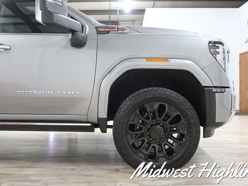Used 2025 GMC Sierra 2500 Denali w/ Denali Reserve Package AWD/4WD image 22