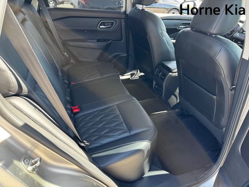 Used 2021 Nissan Rogue Platinum image 27