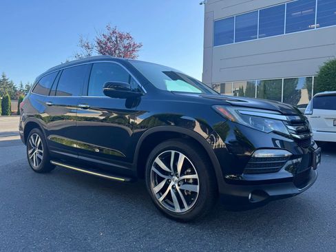 Used 2017 Honda Pilot Elite image 1