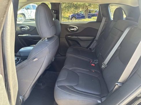 Used 2016 Jeep Cherokee Latitude w/ Safety/Convenience Group image 14