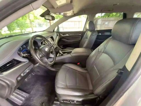 Used 2020 Buick Enclave Essence image 16