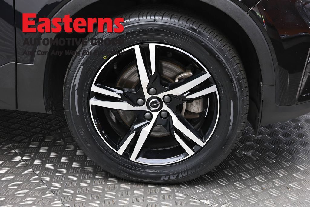 Used 2024 Volvo XC40 B5 Core AWD/4WD image 33