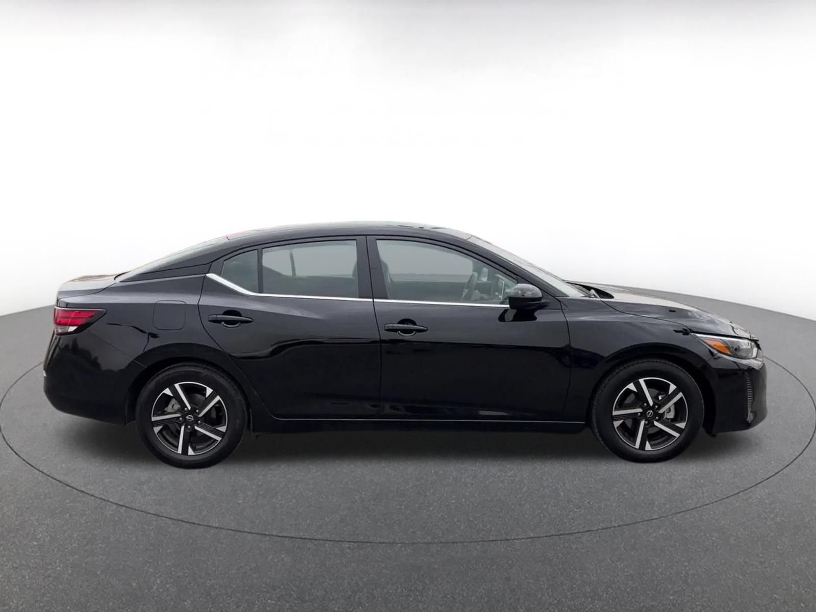 Used 2025 Nissan Sentra SV FWD image 15