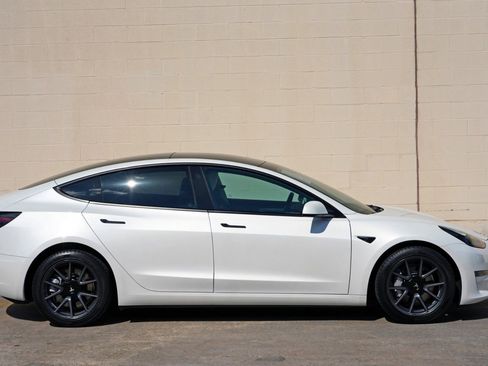 Used 2023 Tesla Model 3 Standard Range RWD image 54