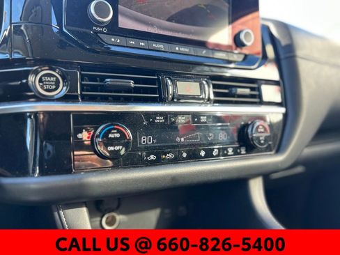 Used 2024 Nissan Pathfinder SV image 18