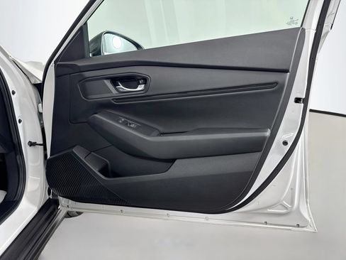 Certified 2025 Honda Accord SE image 39
