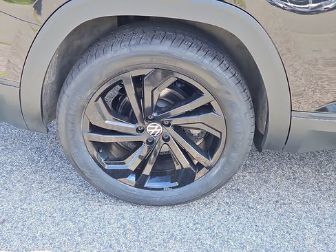 Certified 2023 Volkswagen Atlas SE w/ Black Wheel Package AWD/4WD image 9